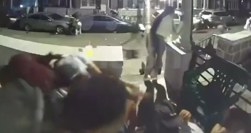 В Филадельфии из-за массовой стрельбы трое погибли и 10 пострадали. Фото: @breakingmash