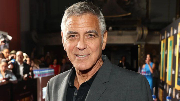 Джорджа Клуни обвиняют в связи с педофилом и торговцем детьми Джеффри Эпштейном. Фото: соцсети