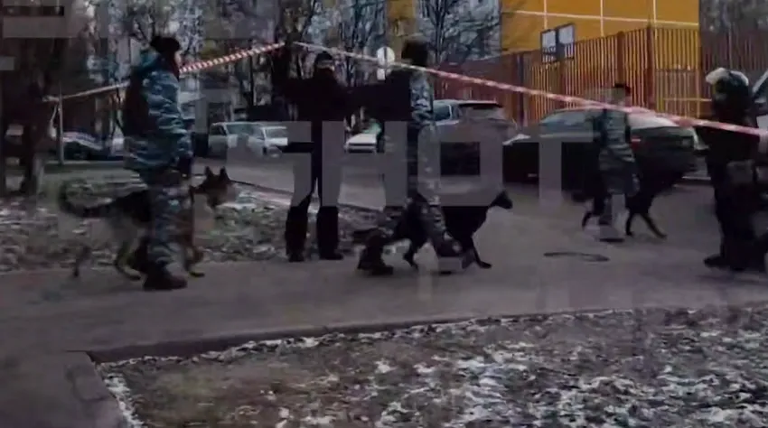 В Москве неизвестный взорвал СВУ у машины ДПС — двое полицейских погибли. Фото: t.me/shot_shot