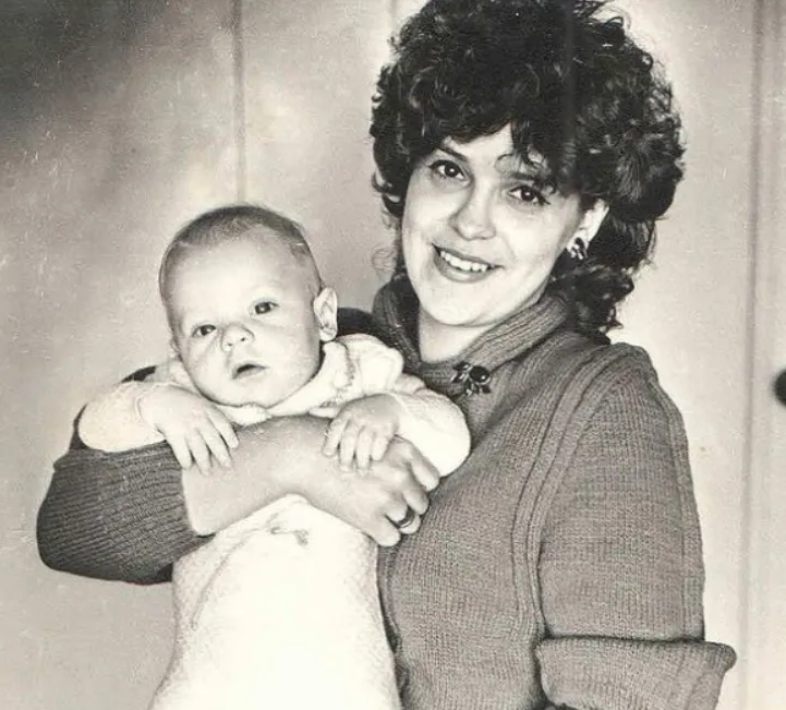 Маленький Арсений с мамой. Фото: личный архив