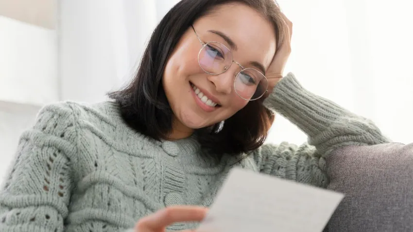 Поздравления с 8 Марта своими словами. Фото: freepik.com