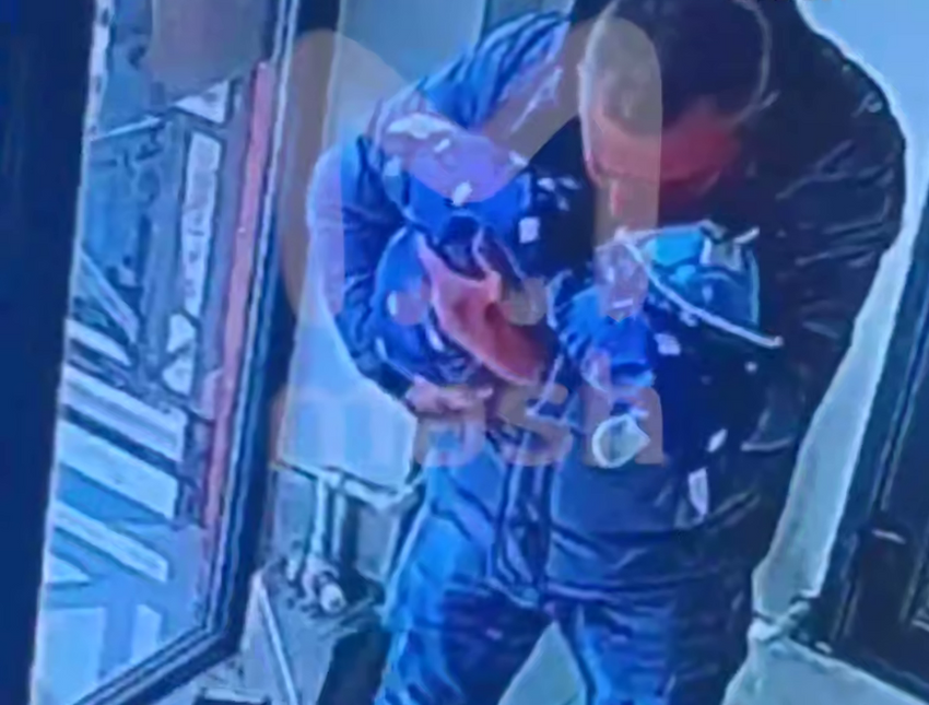 "Зачем она убила?" Отец несчастных близнецов из Таганрога хочет выяснить причину произошедшего. Фото: @breakingmash