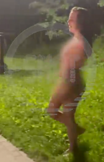 Девушка находилась в явно приподнятом настроении. Фото: t.me/shot_shot