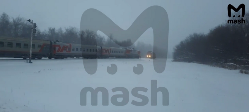Машинисты не видели друг друга из-за снегопада. ФОТО: @T.ME/BREAKINGMASH