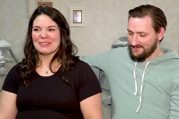 Келси и Калеб шокированы новостью о двойной беременности. ФОТО: @youtube.com/@WVTM13