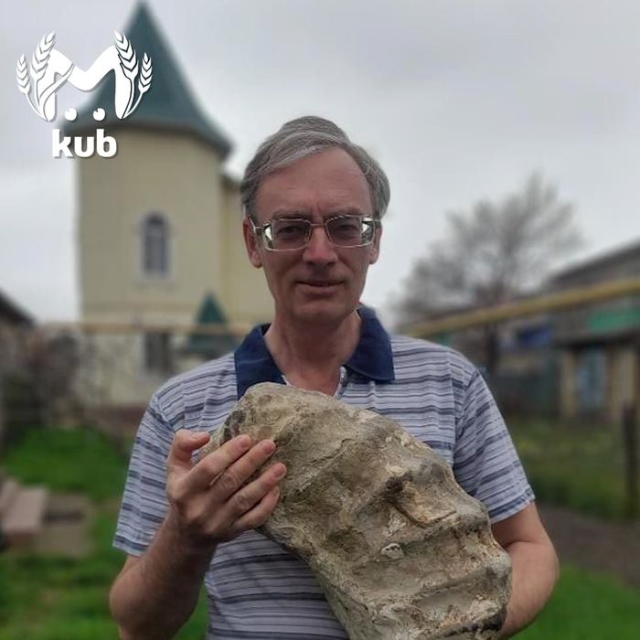 Новороссиец с аммонитом. Фото: KUBMash