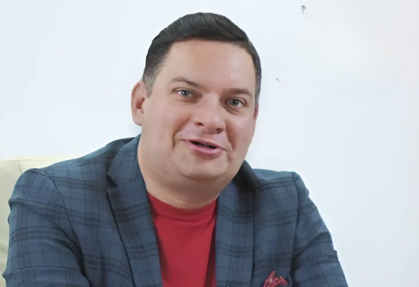 Декана лечебного факультета РостГМУ задержали при получении взятки от студентов. Фото: t.me/don_mash