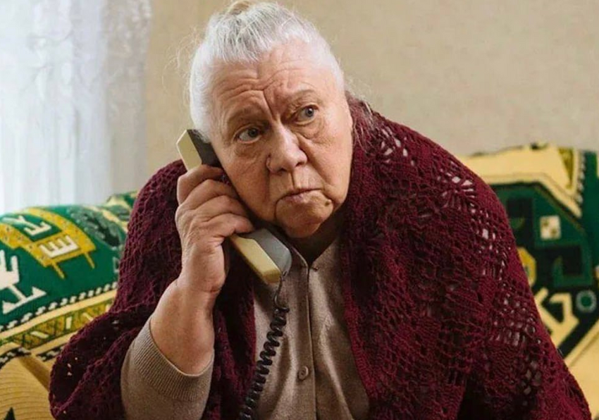 84-летняя "вечная консьержка" актриса Галина Стаханова живет на пенсию в 25 тыс. Фото: @breakingmash