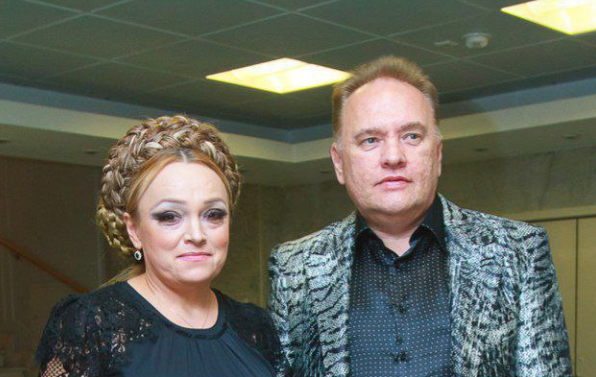 Муж Надежды Кадышевой взял кредит на раритетную Bentley за 50 млн рублей. Фото: t.me/SuperRu