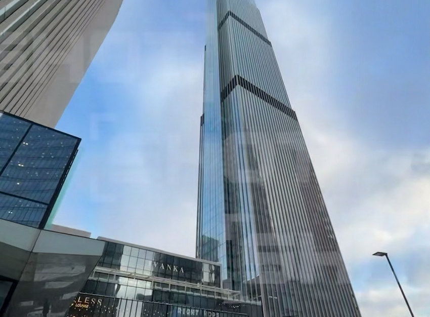 В Москва-Сити задержали трех человек, которые угрожали взорвать одну из башен. Фото: t.me/shot_shot