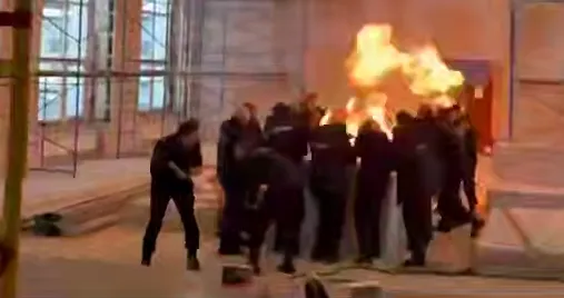 Момент взрыва гранаты в центре профподготовки МВД в Сыктывкаре. Фото: t.me/shot_shot