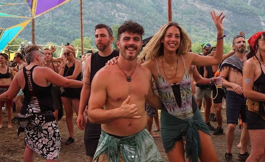 Ничего не подозревавшие Амит и Нир на фестивале. Фото: dailymail.co.uk