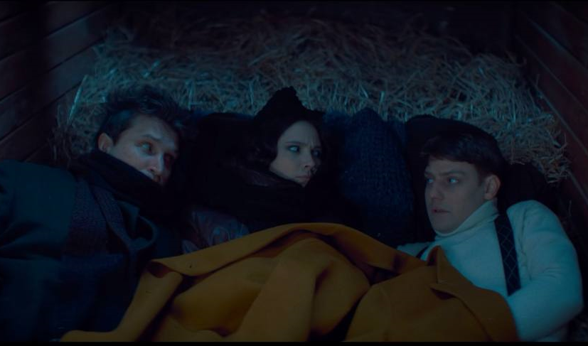 Сериал наполнен комичными ситуациями. Кадр из сериала «Купцы и дети», 2025, реж. Сергей Осипьян