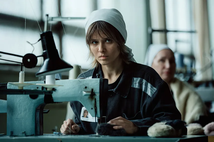 Любовь Аксенова в сериале «Холод». Фото: Иви / START