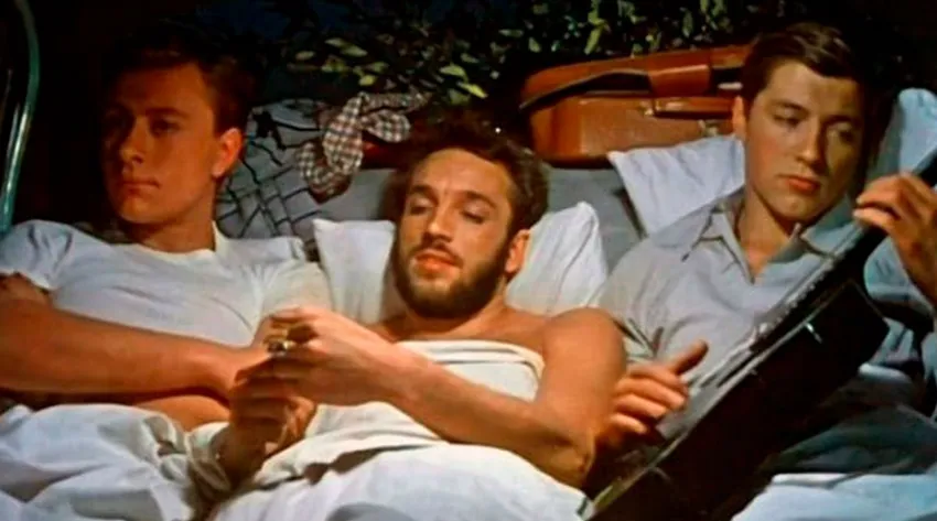 Алексей прославился благодаря роли доктора Сундукова в фильме «Три плюс два», где сыграл вместе с Андреем Мироновым и Евгением Жариковым. Кадр из фильма