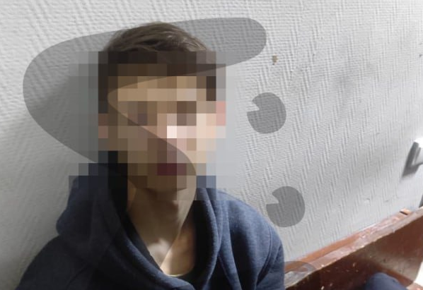 Подростку из Екатеринбурга, который зарезал свою девушку и ее мать, дали 9,6 лет. Фото: t.me/url_mash