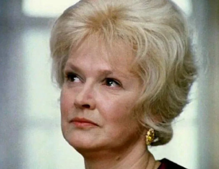 Вдове всенародно любимого режиссера было 94 года. ФОТО: t.me/mash