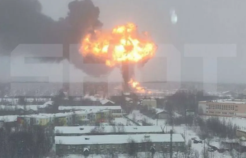 Под Ханты-Мансийском на заправке взорвался бензовоз — два человека пострадали. Фото: t.me/shot_shot