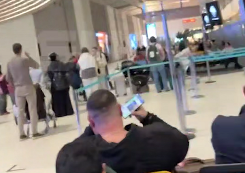 В Стамбуле застряли 150 россиян, которые купили билеты на самолет-призрак. Фото: t.me/shot_shot