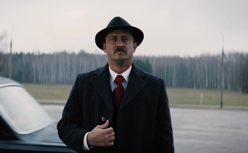 Павел Прилучный сырал одну из лавных ролей. Кадр из сериала «13 клиническая. Начало», 2024, реж. Илья Ермолов