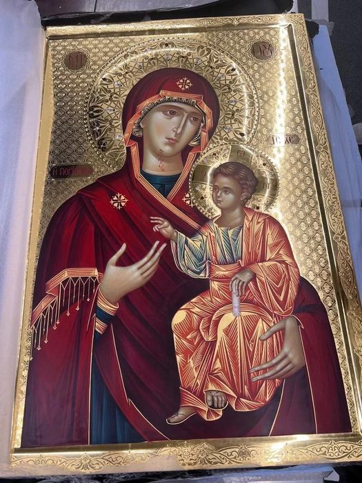 В Шереметьево таможенники нашли у иностранца 12 икон, купленные за 2,8 тыс евро. Фото: соцсети