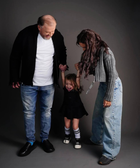 Константин Ивлев с женой Валерией и дочкой Никой. ФОТО: t.me/starhitru