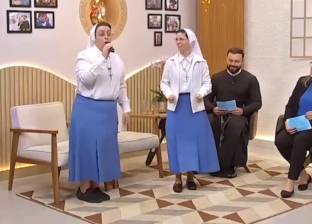 На бразильском ТВ-шоу монахини зачитали рэп и продемонстрировали навыки битбокса. Фото: @breakingmash