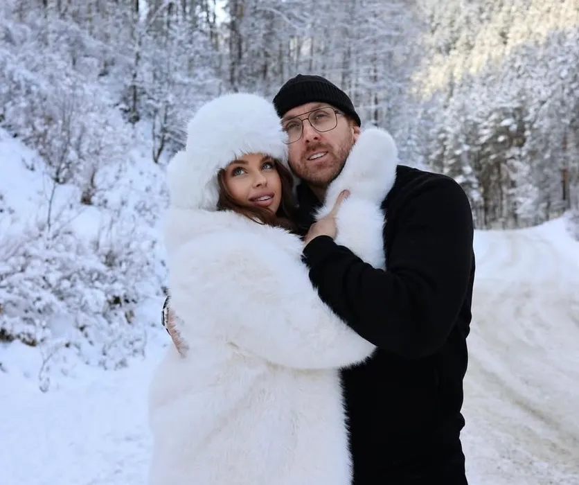 «Она хочет детей, кур и помидоры». Якушев — о свадьбе с 19-летней невестой. Фото: соцсети