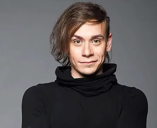 Караджа попытался похитить из питерского ТЦ целый ворох дорогой одежды. ФОТО: соцсети