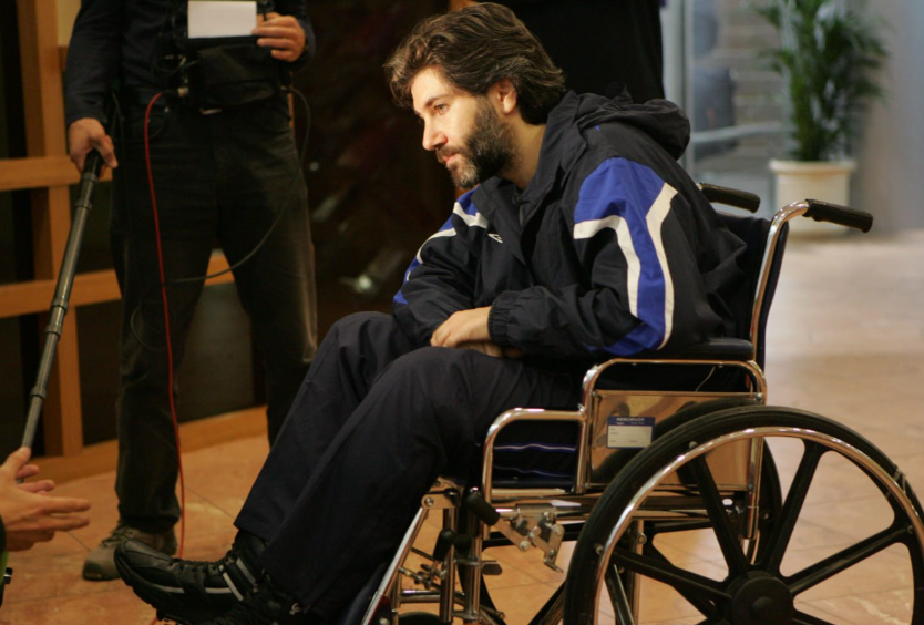 Около года Авраам мог передвигаться только в инвалидном кресле. ФОТО: соцсети