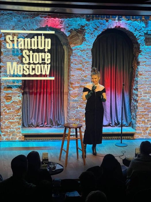 Ольга сейчас успешно выступает в Stand Up. Фото: личный архив Ольги Симоновой