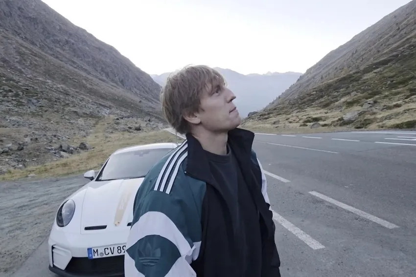 Комик Алексей Щербаков разбился в ДТП в Японии, повредив позвонки и легкие. Фото: соцсети