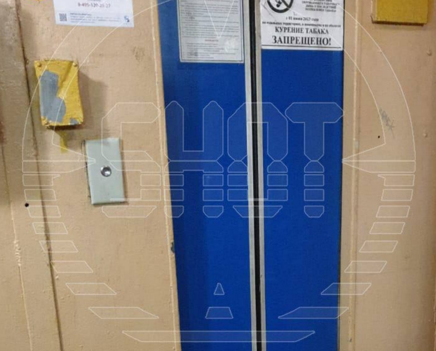 Лифт защемил руку ребенка, вырвав палец. Фото: @t.me/shot_shot