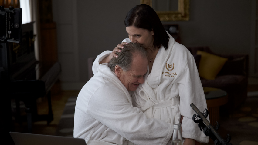 Алексей Гуськов и Лидия Вележева в сериале «Золотое дно-2». Фото: кадр из фильма