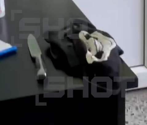 Корюков взял с собой два ножа - вот этот второй нашли в его рюкзаке. ФОТО: t.me/shot_shot 