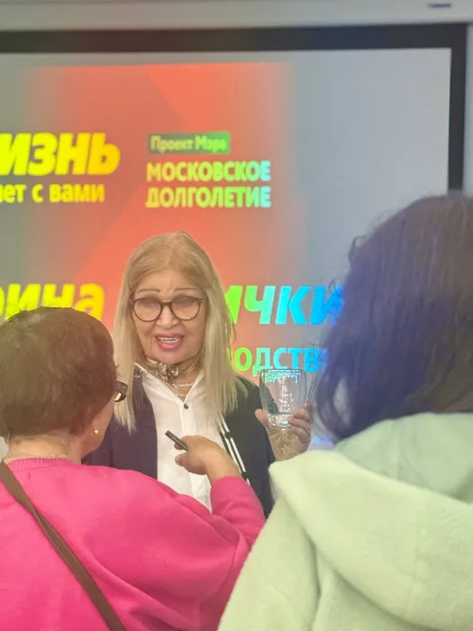 После официальной части Ганичкину просто завалили вопросами. ФОТО: ЖИЗНЬ