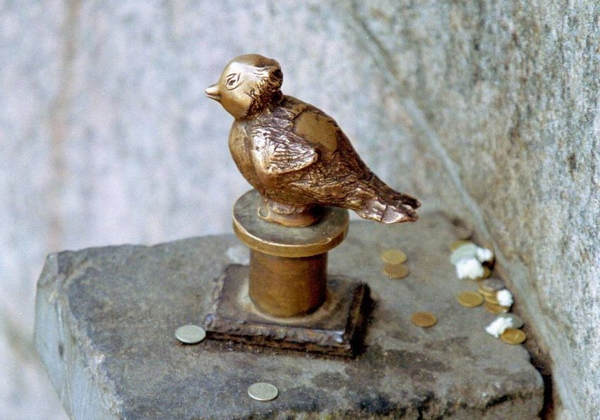 Памятник "Чижику-Пыжику" на Фонтанке. Фото: ТАСС