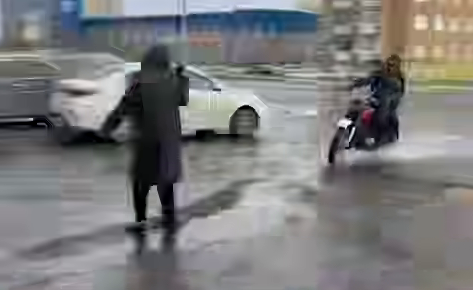 В Норильске мотоциклист на полном ходу сбил женщину, пытаясь уйти от погони ДПС. Фото: t.me/kras_mash