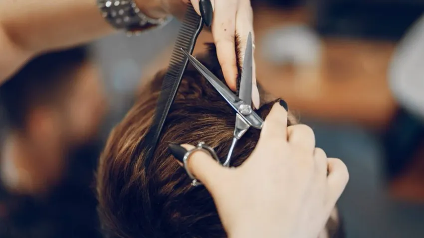 Лунный календарь стрижек на апрель 2026 года. Фото: freepik.com