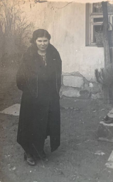 Нина в период оккупации. Фото: личный архив Нины Стешенко