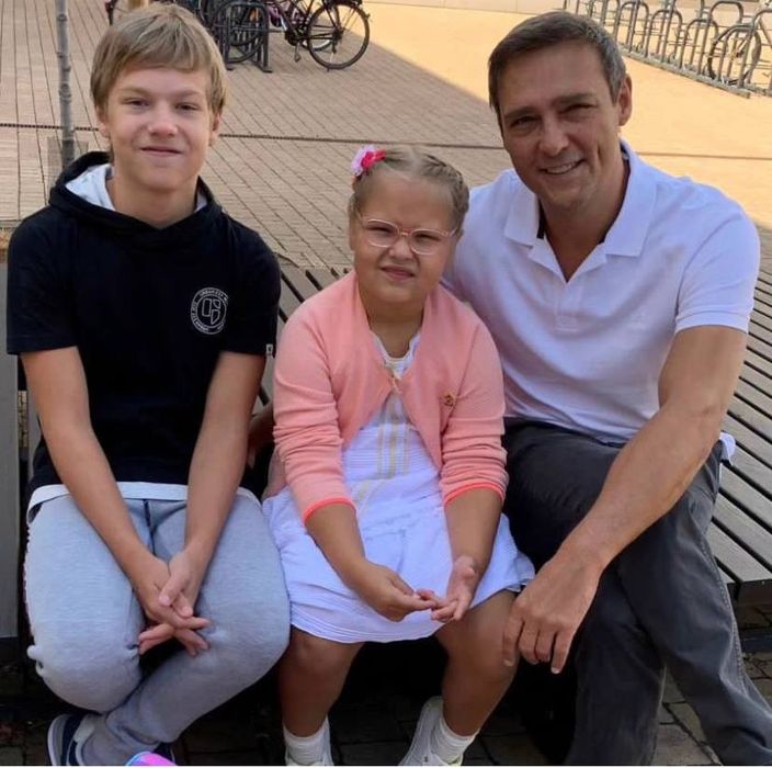 Юрий с детьми. Фото: Инстаграм (запрещён в России) / @shatunov_family_life