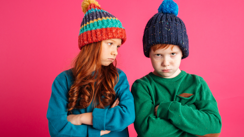 Как правильно одевать девочек и мальчиков. Фото: freepik.com