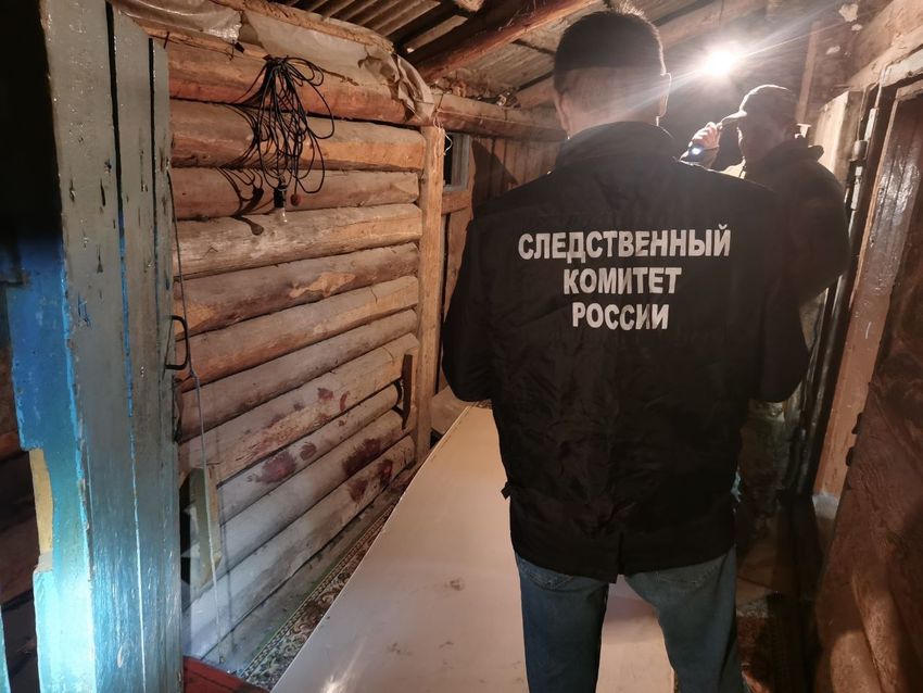 Стена, об которую били женщину. Фото: @mash_siberia