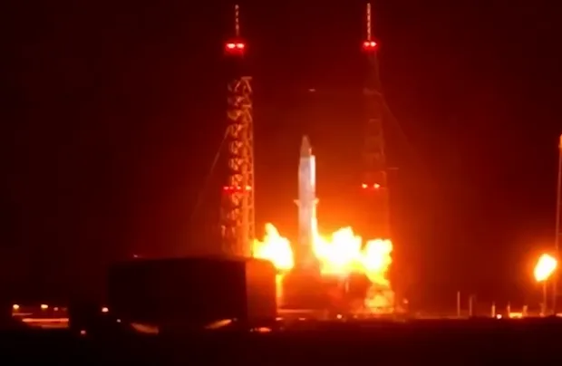 Во Флориде ракета Джеффа Безоса взорвалась прямо на стартовой площадке. Фото: @breakingmash