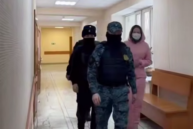 Уфимке, сжегшей машину соседей за показания против нее при разводе, дали 3 года. Фото: соцсети