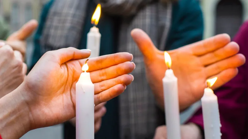 Как правильно поминать усопших на Радоницу. Фото: freepik.com