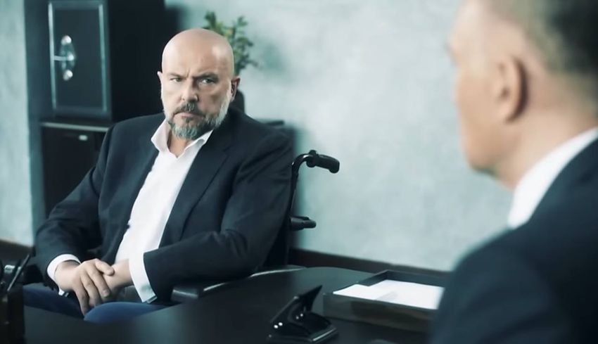 Сейчас Нилов чаще играет предпринимателей и бандитов. Кадр из фильма "Варяг", реж. Александр Якимчук, 2021 год. 