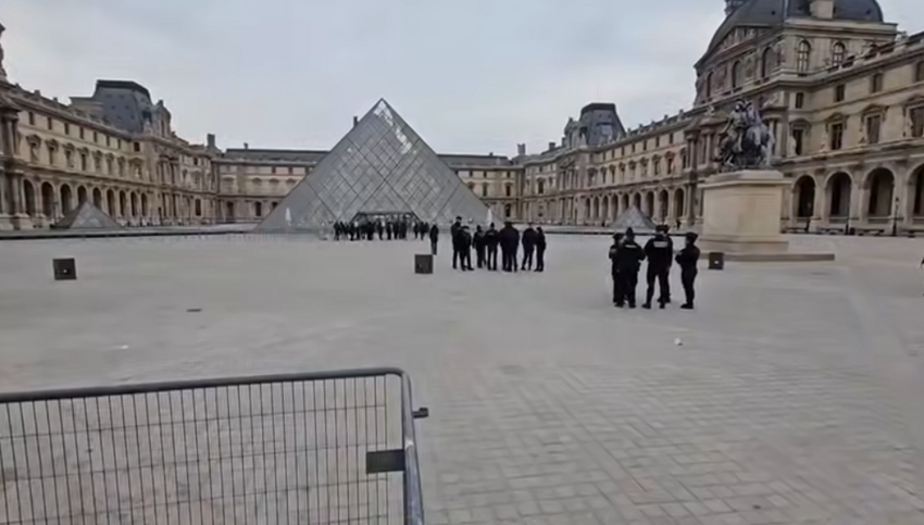 Здание музея закрыто для посетителей и оцеплено полицией. ФОТО: соцсети 