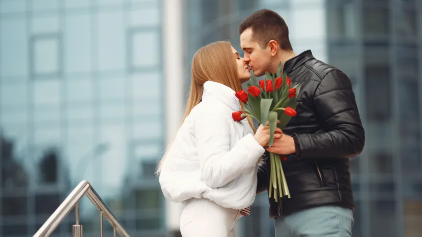 Поздравления с Днем святого Валентина в стихах. Фото: freepik.com