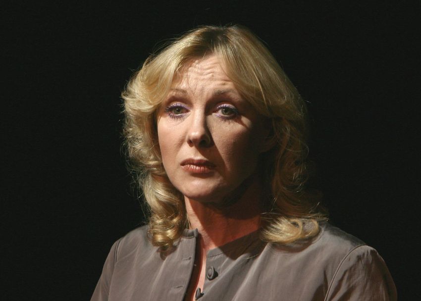 Елена Яковлева попала в больницу с опухолью в печени